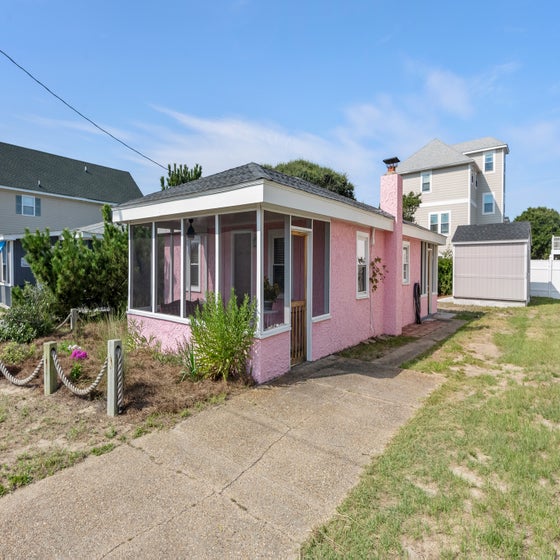 KDN9644: The Pink House | Front Exterior