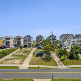 SN218: Sand Castle Cottage | Top Level Deck View