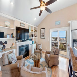 KDS3633: Another Day In Paradise | Top Level Living Area - Fireplace Not Available For Guest Use