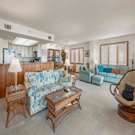 H304S: Heron Cove 304S | Living Area